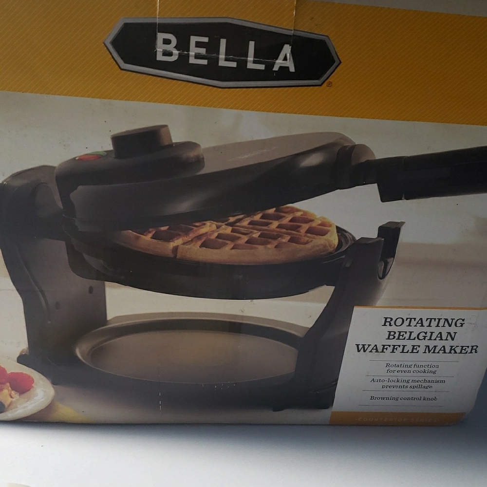 Bella Rotating Belgian Waffle Maker - Black